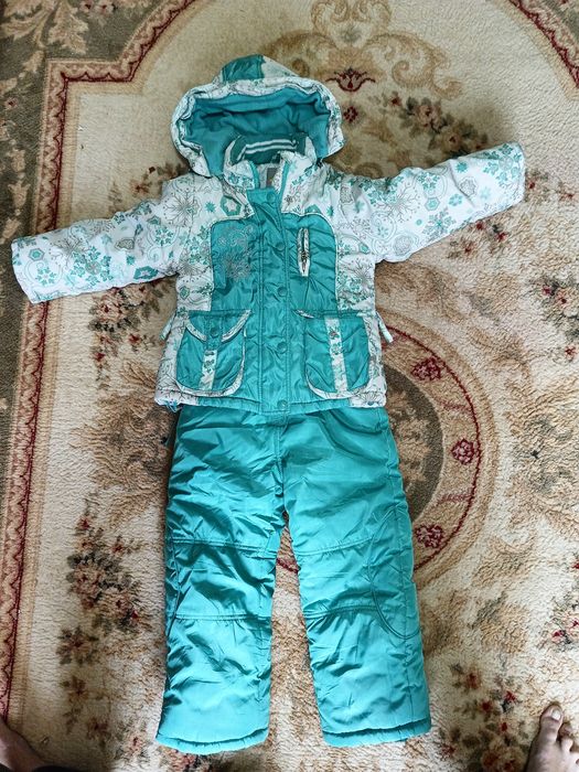Зимний комбинезон для девочки