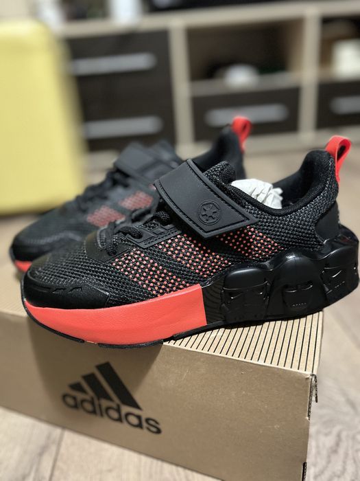 Addidas noi,  copii STAR WARS RUNNER EL K marimea 37