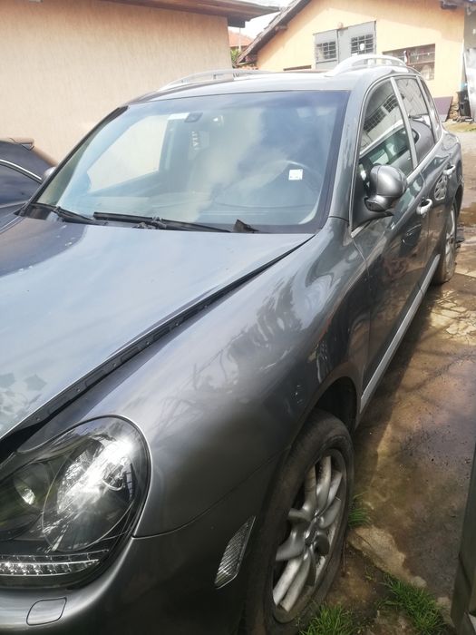 Порше Кайен цял или на части .