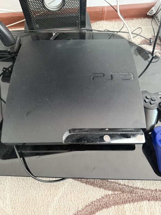 Продам плейстейшен ps 3 торг уместен