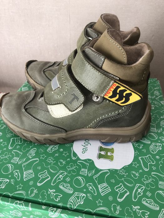 Продам ботиночки осенние