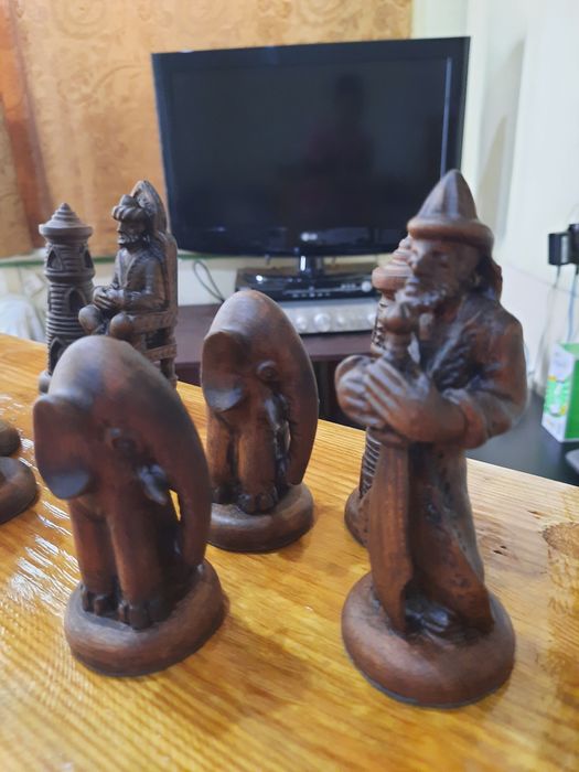 Продаются шахматы.Ручная резьба
