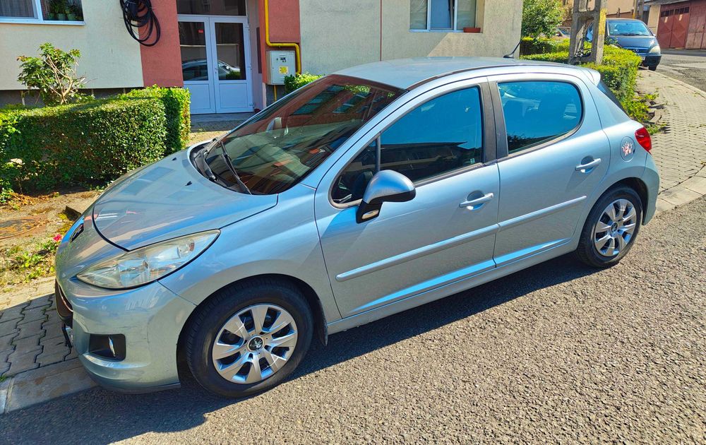 Peugeot 207 1.6 Diesel - 2010 | 233.000 km | Stare bună + Anvelope vară/iarnă noi