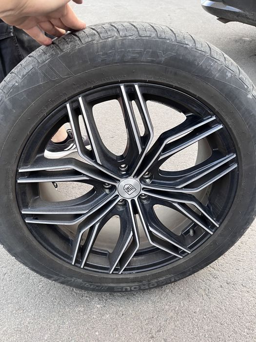Продам диски R20 с резиной с датчиками давления
