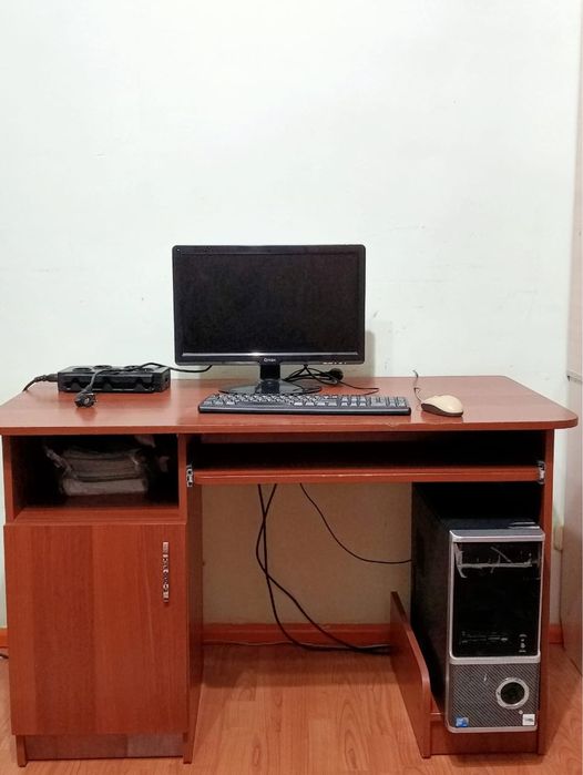 компьютерный стол