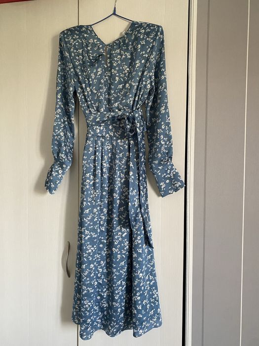 Дизайнерское платье