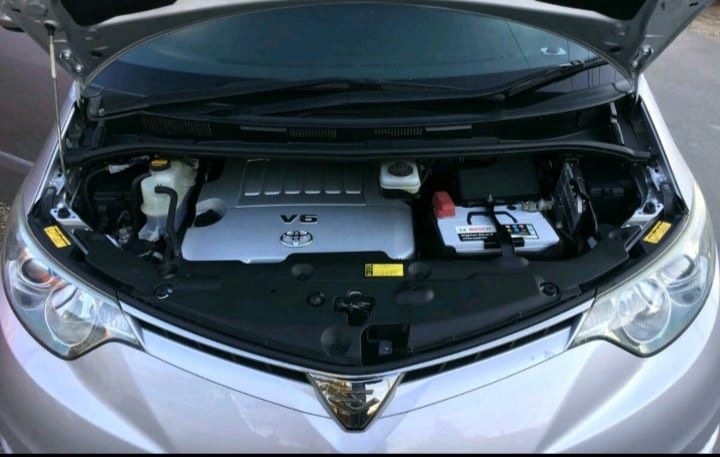 Продам Toyota Estima минивен