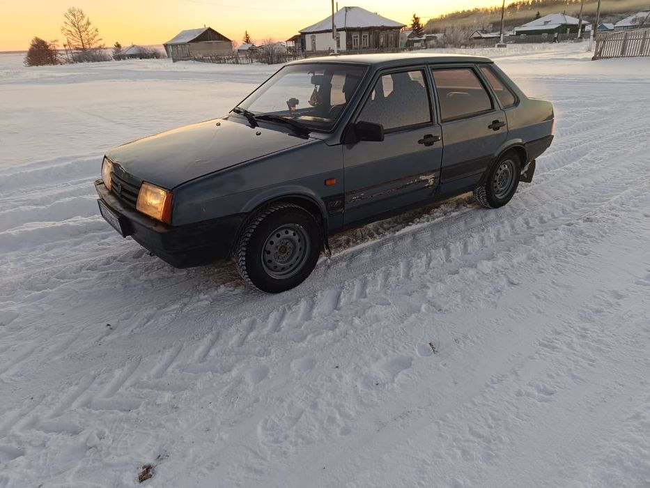 ВАЗ-21099 автомобиль