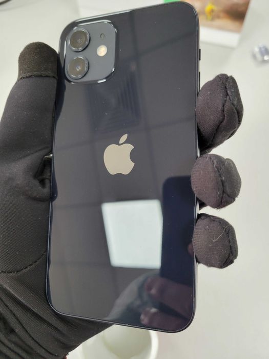 iPhone 12 64GB (аккумулятор 84%)