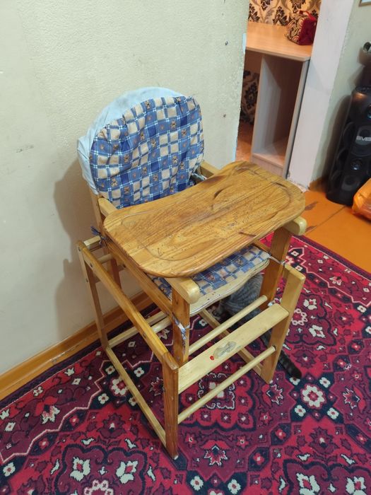 Отдам стульчик детский
