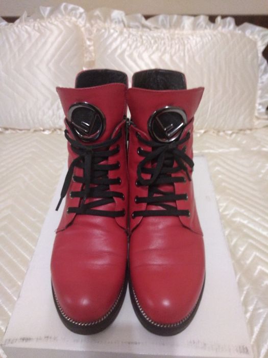 Дамски боти от естествена кожа