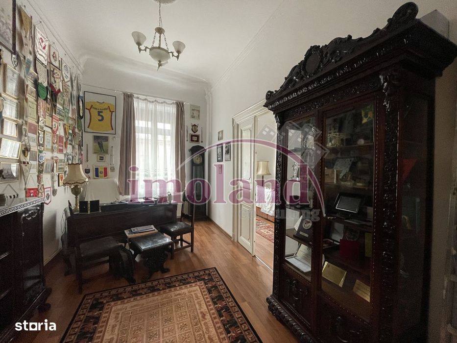 Apartament spectaculos de 4 camere într-o vilă cu farmec istoric pta V