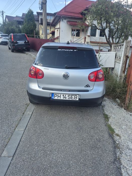 Vand golf 5 in stare aproape impecabila