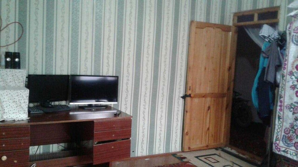 Срочно 3 хонали квартира сотилади. Навои, Кармана, 5-мактаб