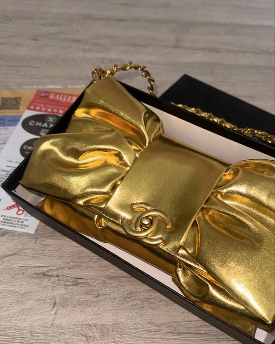 Золотая сумка Chanel