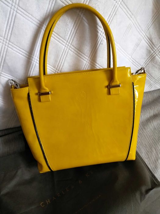 Продам новую кожаную сумку через плечо