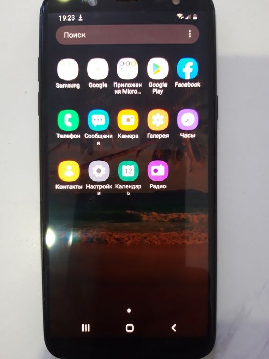 Samsung A6 продам