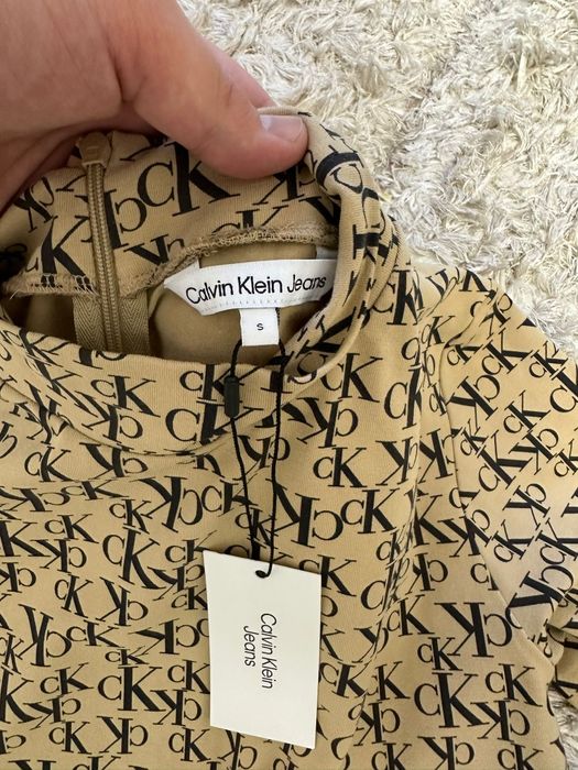 Vind Rochie Calvin Klein noua originala