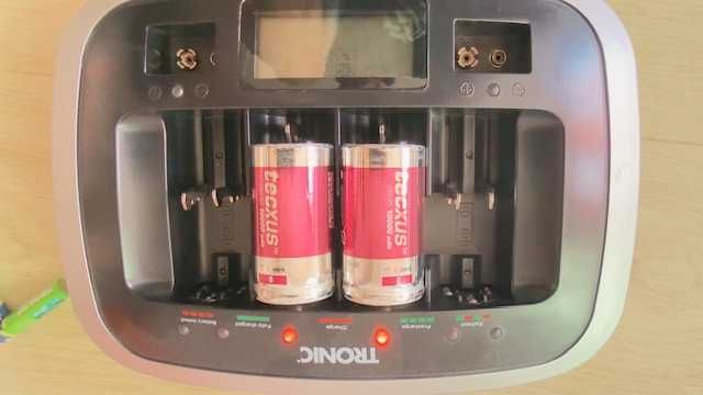 Incarcator universal acumulatori Tronic TLG 1000 C5