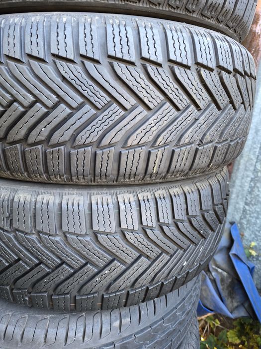 4бр. 205 55 16 Michelin зимни.