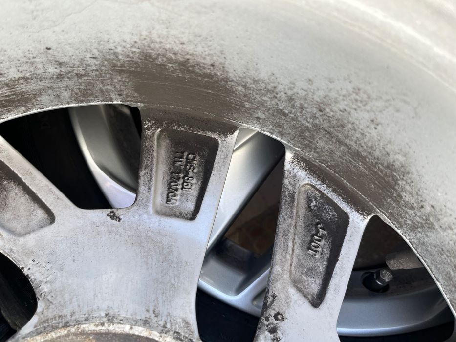 Оригинални Honda джанти R17 7J, със зимни гуми Vredestein 225/65/17