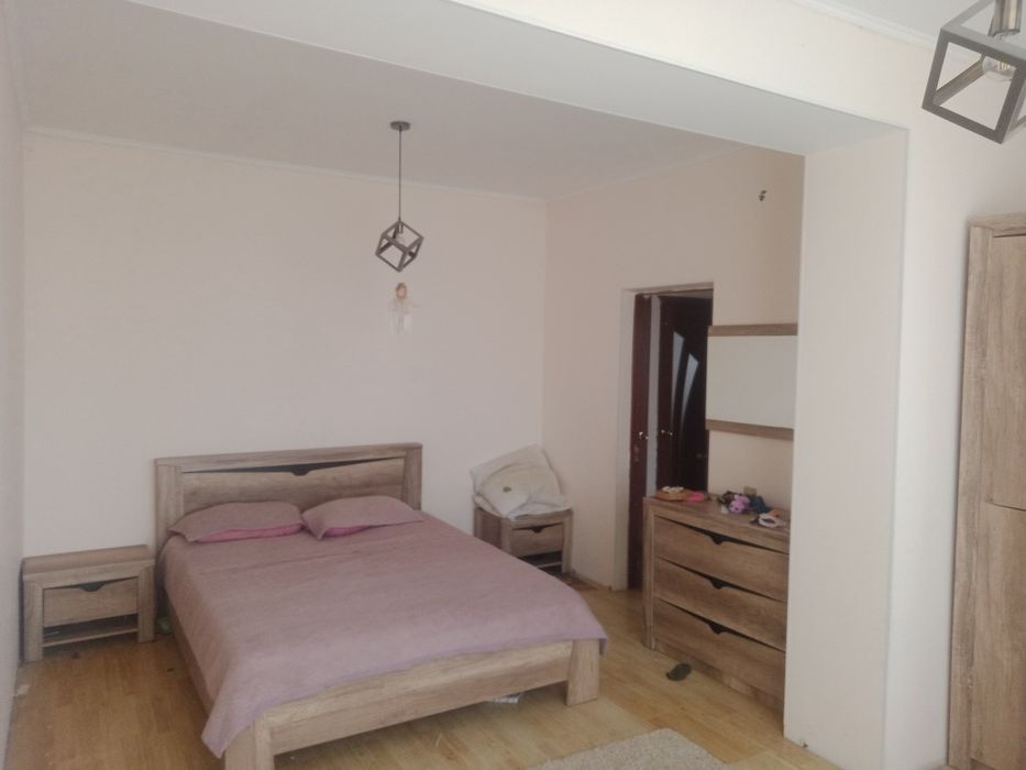 Продам спальный гарнитур