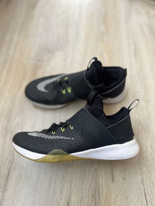 Nike Air Zoom Strong детски маратонки