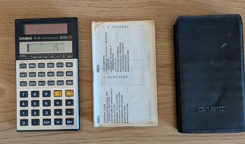 Калкулатор CASIO fx-85