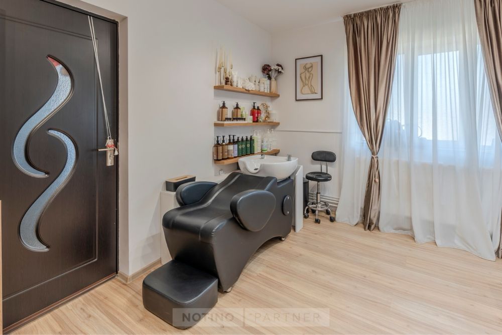 Inchiriez post de coafor