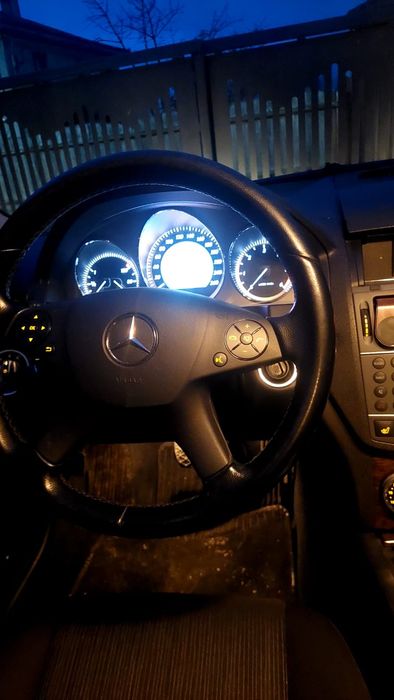 MERCEDES-BENZ C-Class 2010 — imagine 4