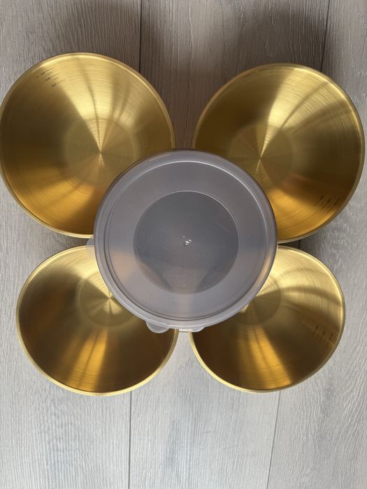 Новые миски, чашки, сито, дуршлаг