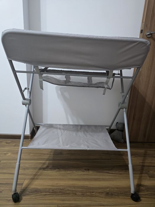 Masa de infasat bebe
