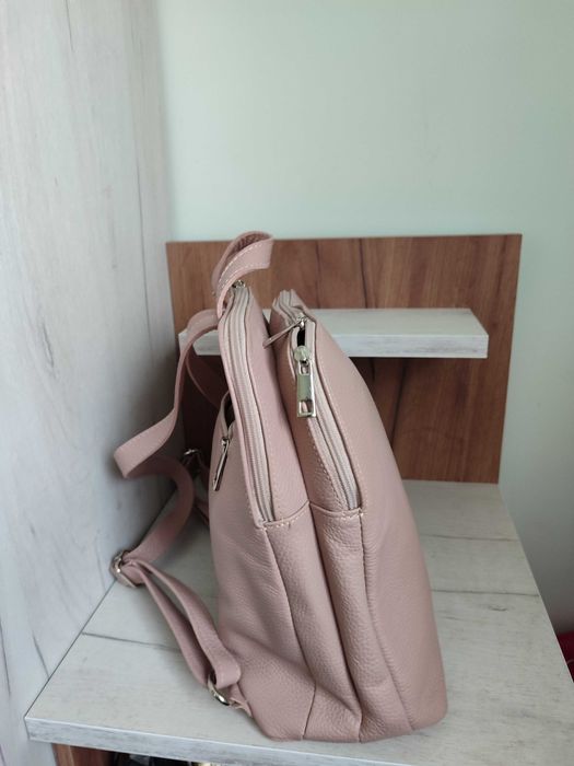 Едноцветни кожени раници