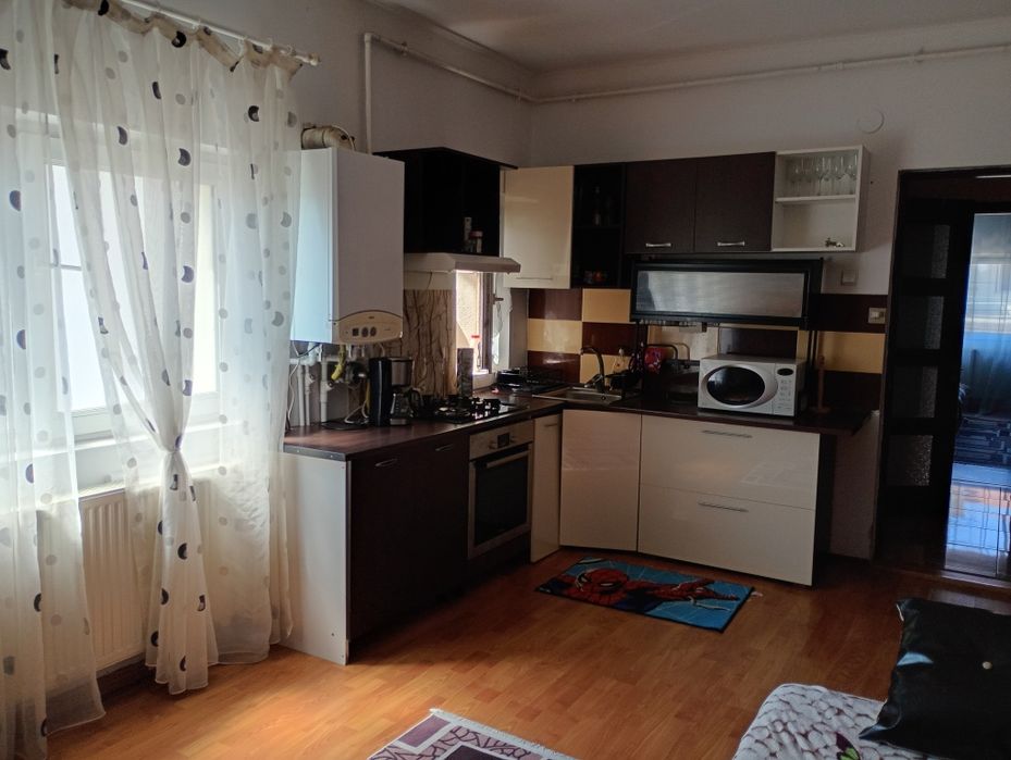 Închiriez apartament 2 camere in Florești