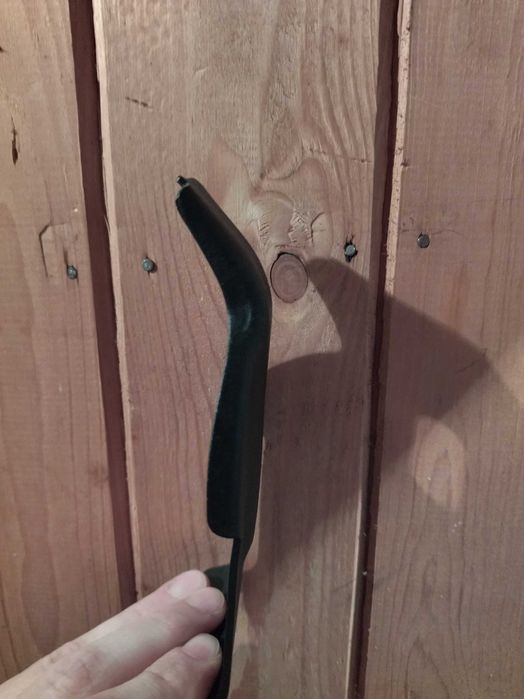 Захватки напречни греди за прозорците