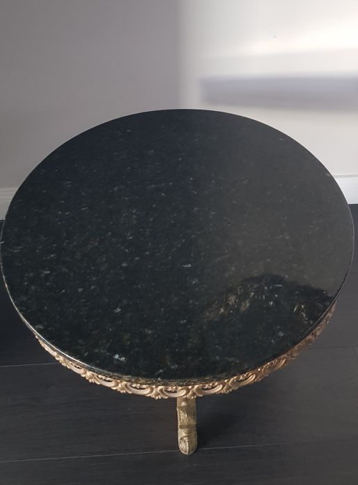 Măsuță veche din bronz cu blat din marmură