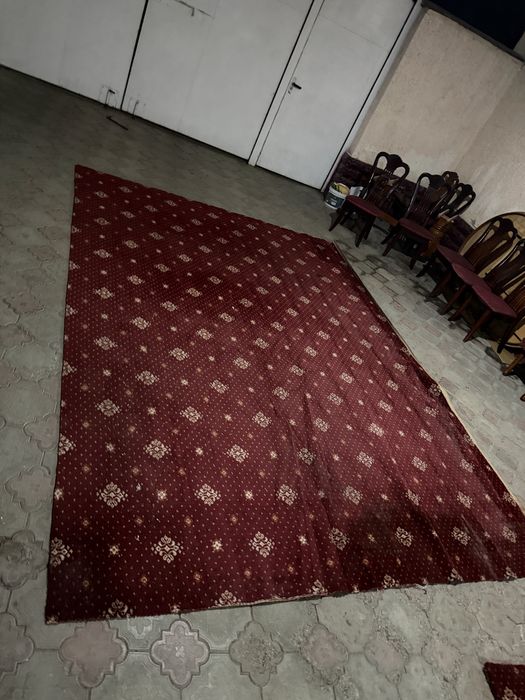 Ковролин.Можно стилить на тапчан.300х400