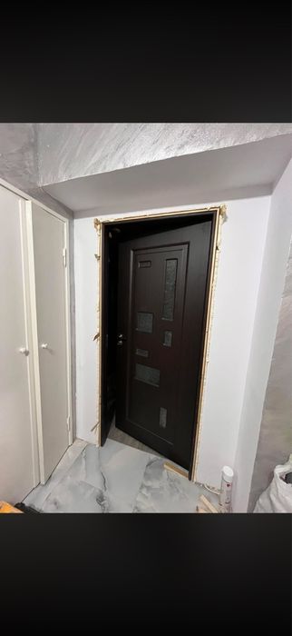 Montaj uși interior/exterior – rapid și profesional