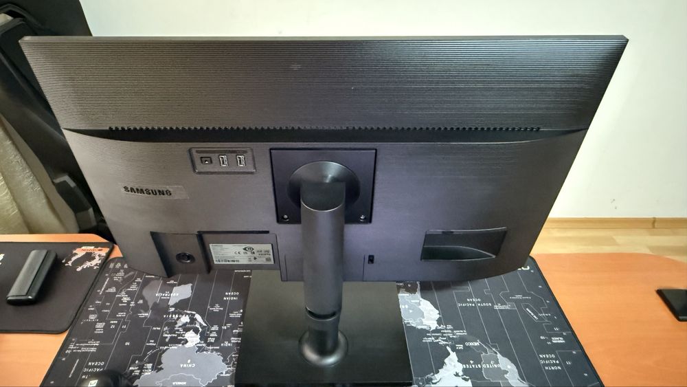 Монитор 27’ Samaung  F27T450FQR