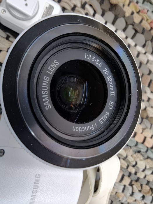 20MP Samsung NX1000 + обектив Samsung 20-50