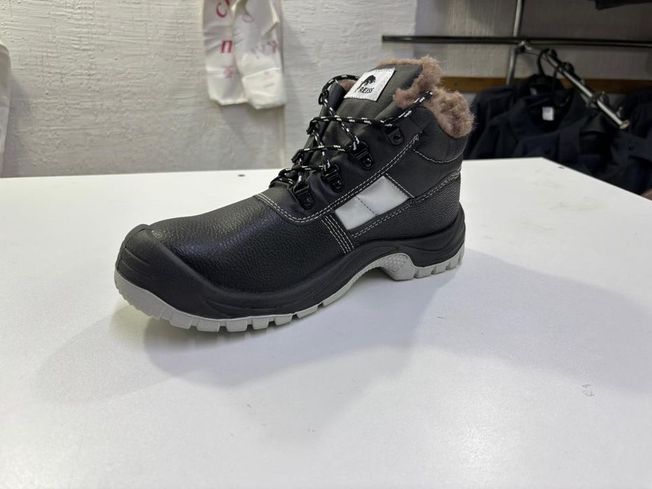 Спецобувь зимний рейсс спецботинки