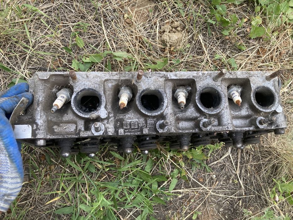 Продам головку мазда