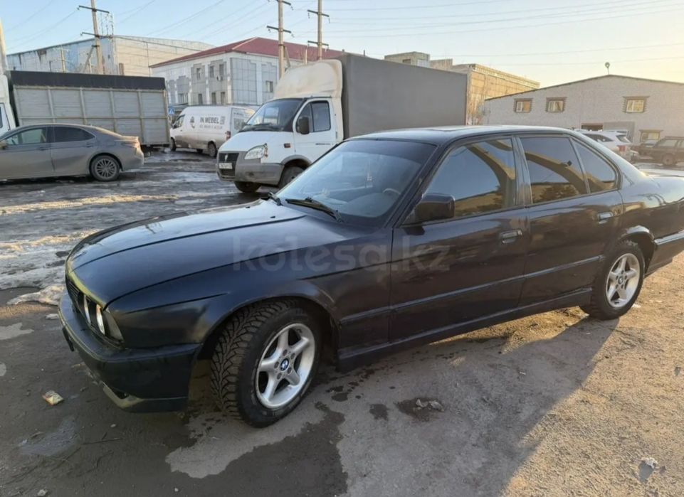 Продам авто Бмв 520