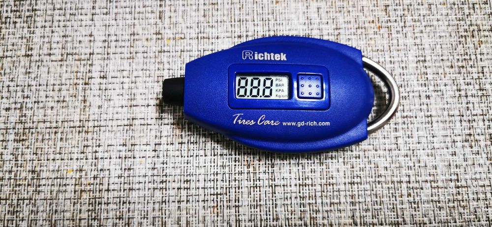 Manometru Auto digital pt. verificat presiunea din anvelope (PSI BAR)