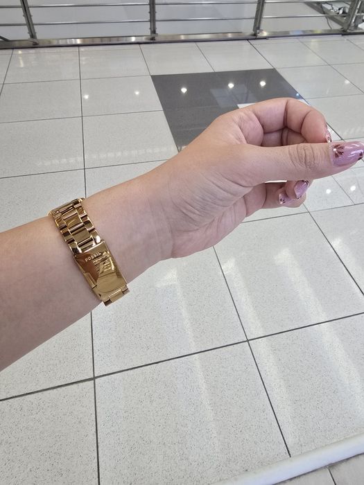 Златист часовник Fossil 40euro