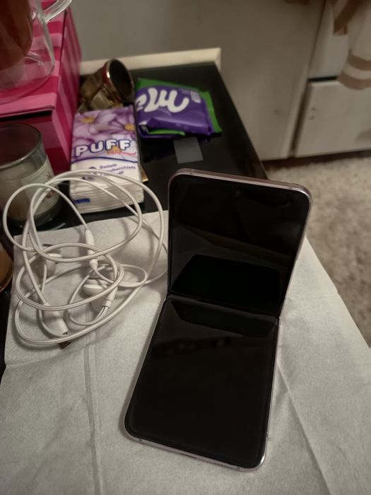 Galaxy Z Flip5 utilizat 1 an