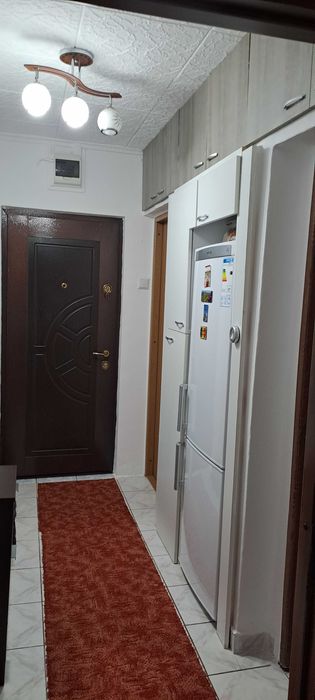 Vand apartament cu doua camere