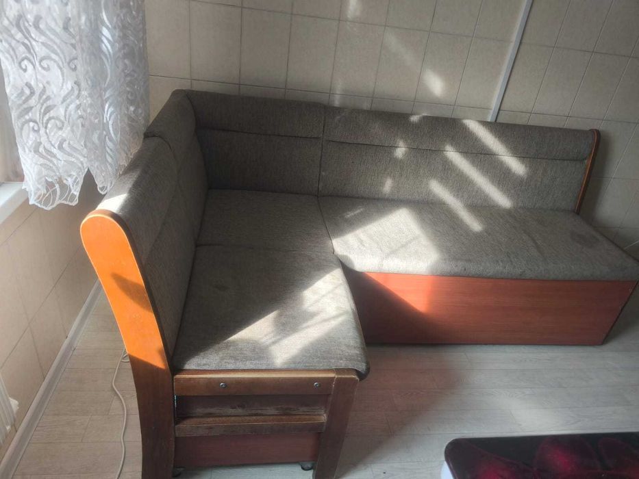 Кухонный уголок срочно