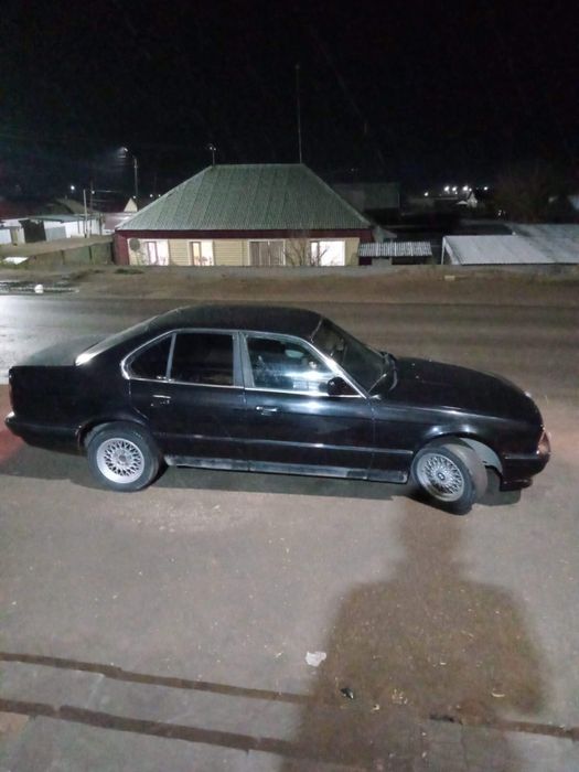 Автомобиль бмв е34