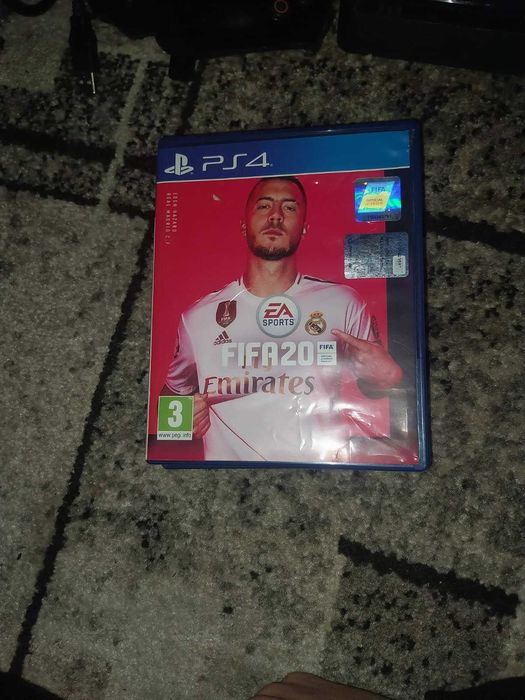 PlayStation 4,9 jocuri,2 controlere